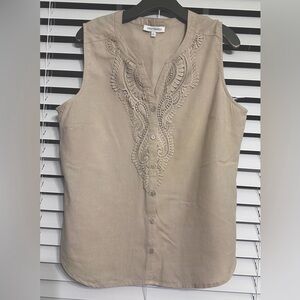 🛍️ Emily Daniels Lace trimmed Top Size XL